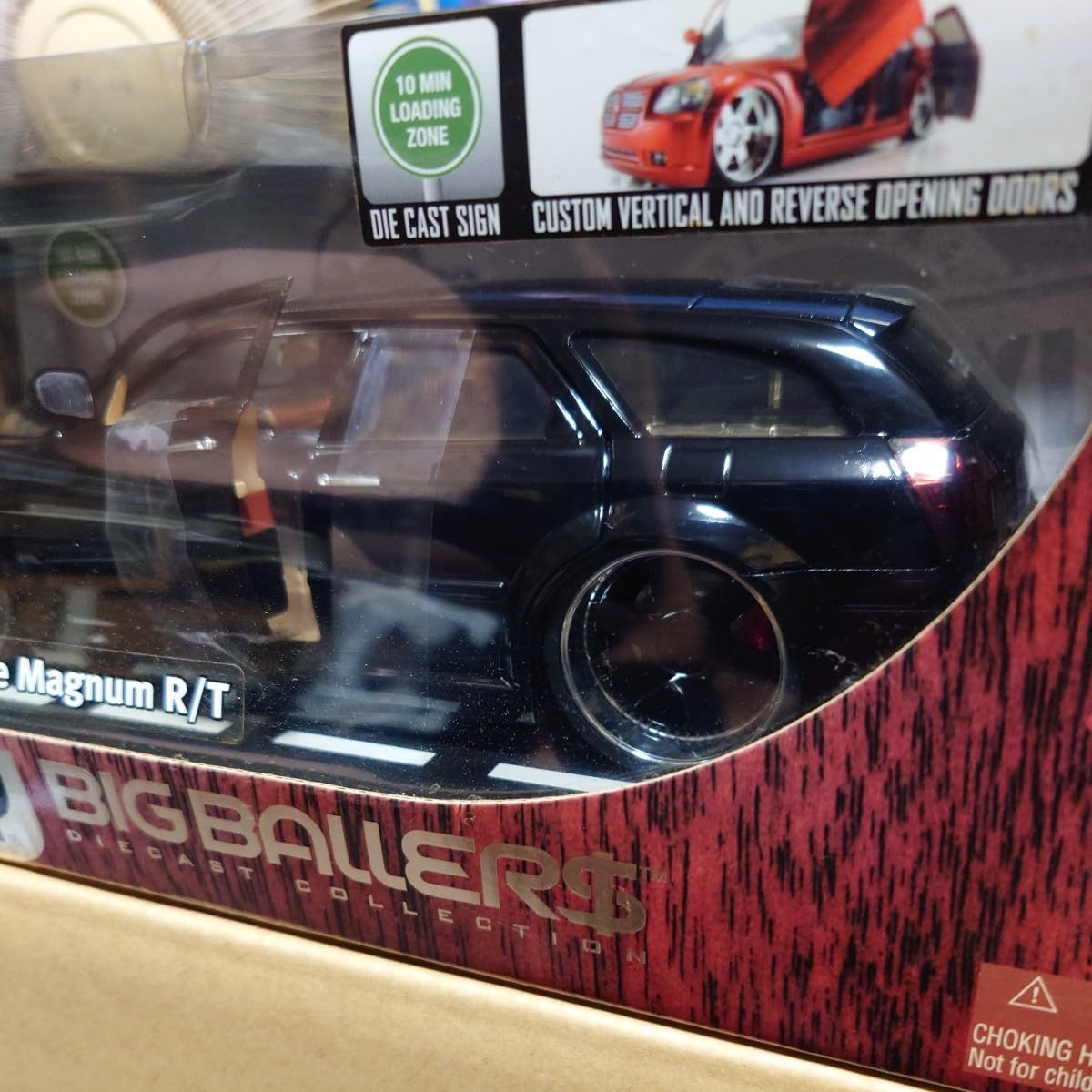 Amazon | jada 1/18 DUB 2006 Dodge Magnum R/T | ミニカー・ダイ